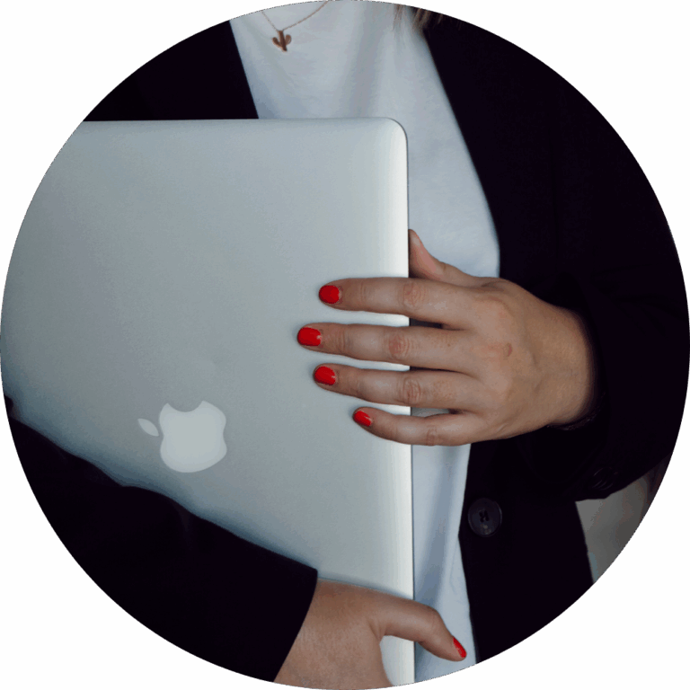 Yasémin Tuzkan Community Manager Instagram des Entrepreneuses